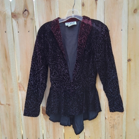 LA BELLE VELVET TEXTURED HI LO BLAZER SIZE 3 - Picture 1 of 8